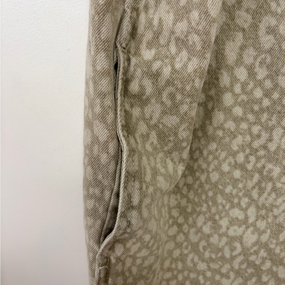 Universal Thread Patterned Tan Button Down Shirt - image 3